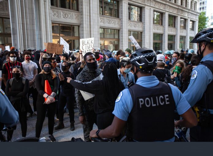 Clashes Erupt in Chicago as Federal Guard Arrives