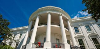 Trump Advances Private White House Ballroom Project