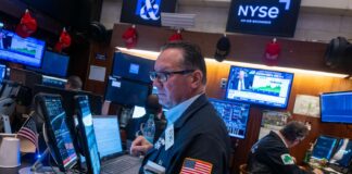 Global Stocks Rise as Inflation Data Looms