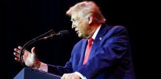 Trump Weighs Strong Response to Iran Crackdown