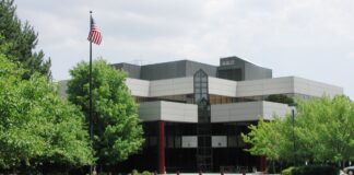 Waters Forecasts Weak First‑Quarter Profit, Shares Slide