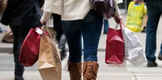 U.S. Consumer Confidence Edges Higher