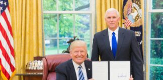 Trump tells aides to prepare for extended Iran blockade Trump tells aides to prepare for extended Iran blockade