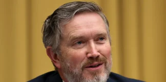Trump’s Biggest Intraparty Test: Rep. Thomas Massie Faces Trump-Backed Challenger in Kentucky Primary