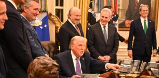 Trump’s Approval Rating Hits Second-Term Low as Democrats Build Double-Digit Midterm Lead