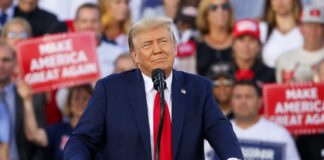 Trump Maintains Strong GOP Base Support Ahead of Midterms