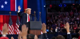 Trump Urges Voter Pledge at Republican Convention